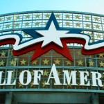 Calendar Signing - The Mall of America